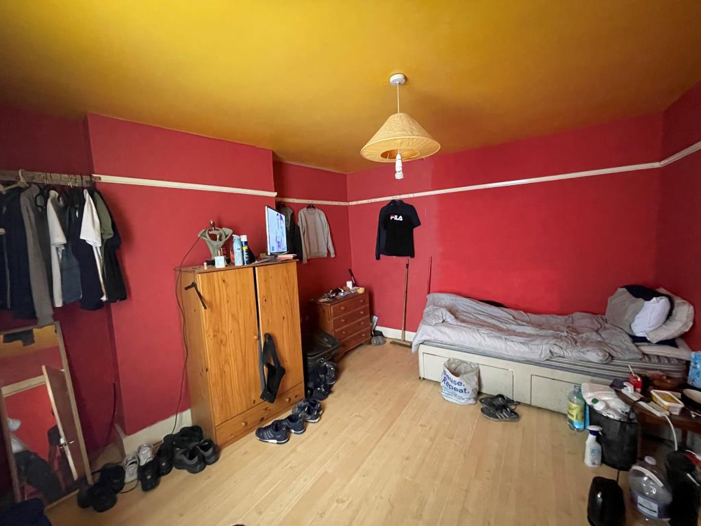Lot: 2 - HOUSE FOR REPAIR AND REFURBISHMENT - Bedroom two